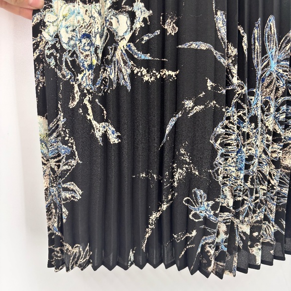 Babaton Pleated Midi Skirt Black Printed Size XS - Picture 5 of 5